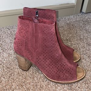 Toms maroon ankle booties